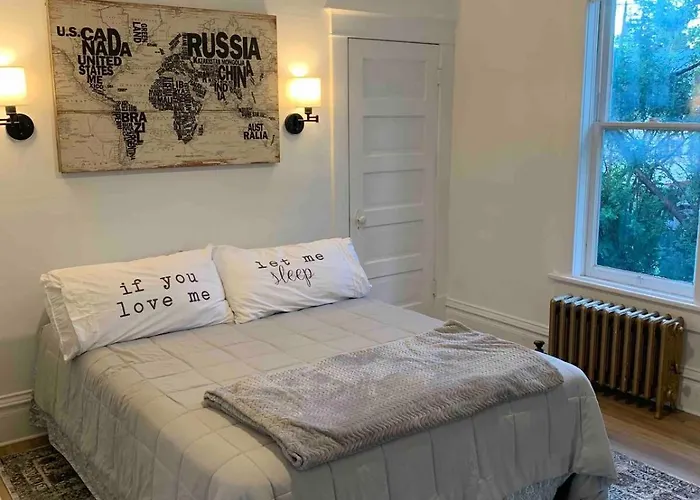 Apartment Updated 2 Bedroom Close To Downtown And Laramie